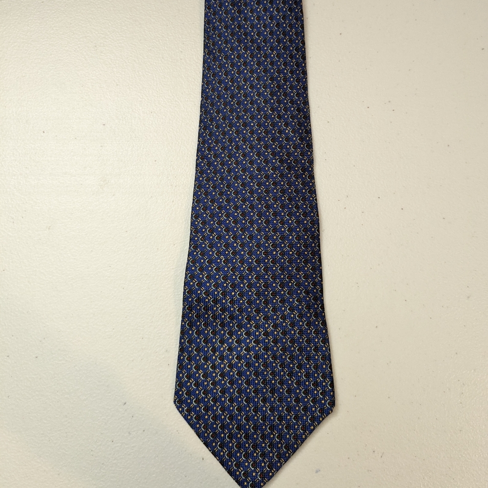Vintage Two Tone Tommy Hilfigler silk tie.